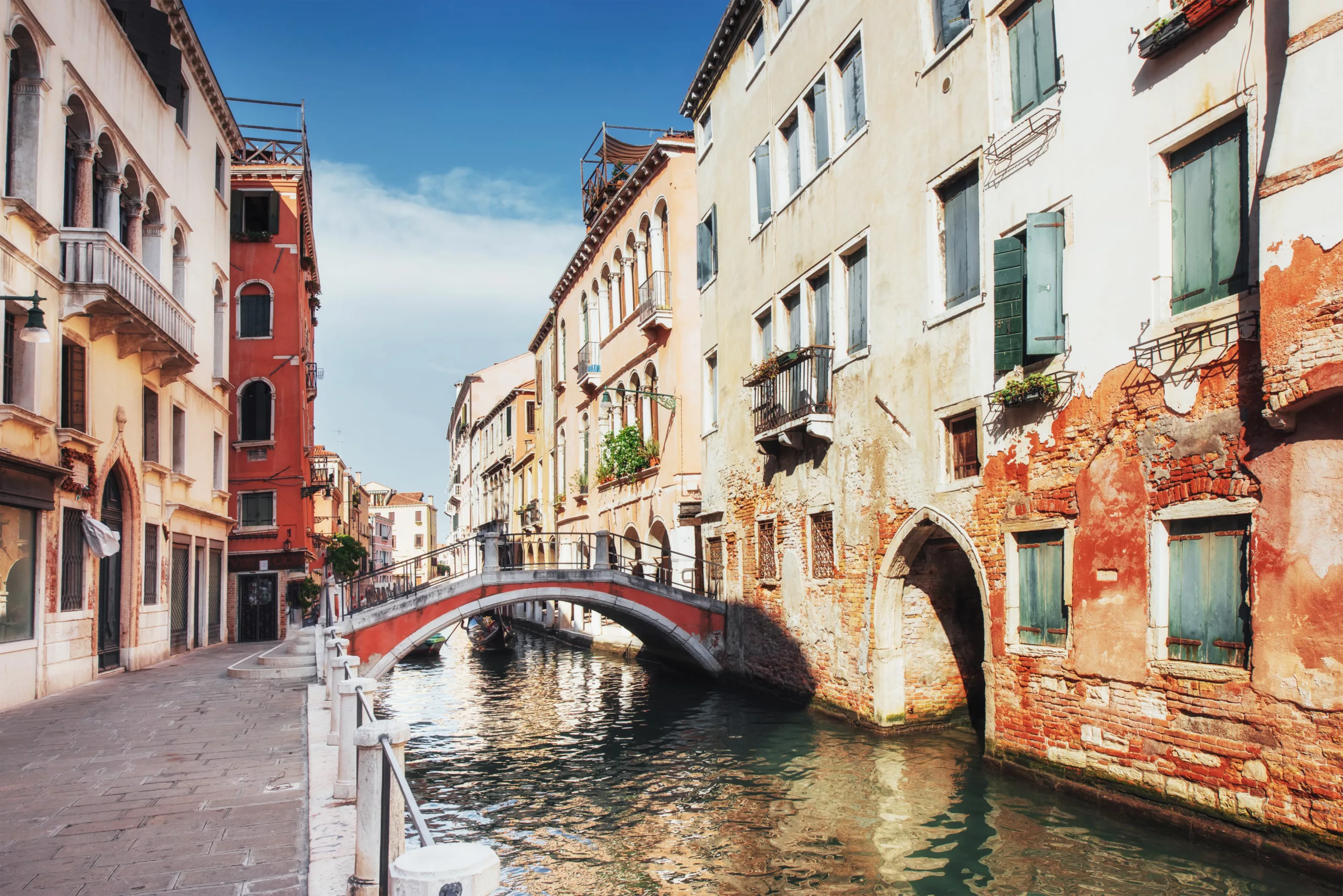 Venice Overtourism - how we can all be more considerate tourists to preserve these historical cities for generations to come.